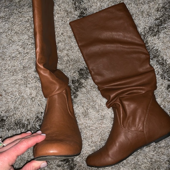 Women’s Tan leather boot - Picture 3 of 3